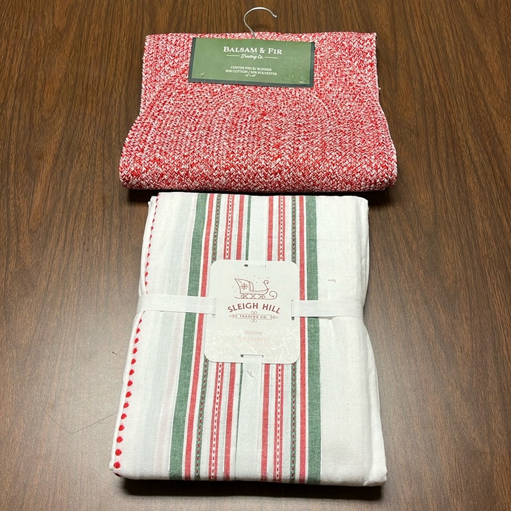Sleigh Hill oblong Tablecloth and Balsam & Fir‎ Runner, new